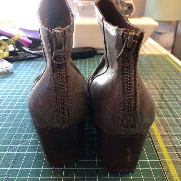 Korks Ankle Chunky Heel Gray Booties Women Size 9.5 Zipper Back - Picture 5 of 11